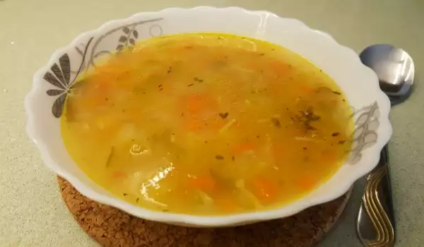 Бистра зеленчукова супа