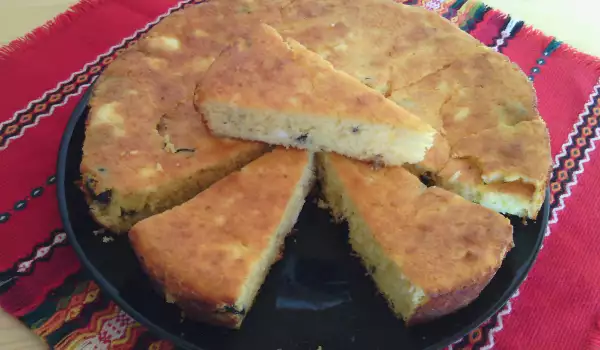 Царевичен кейк с маслини