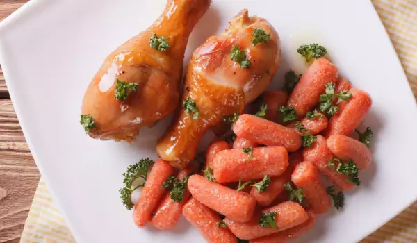 Домашни пилешки бутчета с моркови