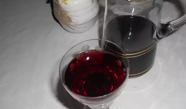 Домашно червено вино