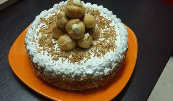 Еклерова торта със заквасена сметана и карамел