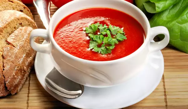 Свежа доматена супа