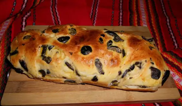 Царевичен хляб с маслини