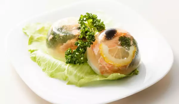 Желирана бяла риба с маслини