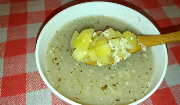 Картофена супа с извара и билки
