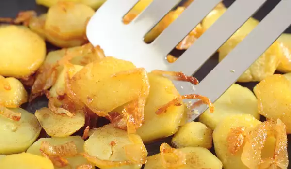 Домашни картофи по лионски
