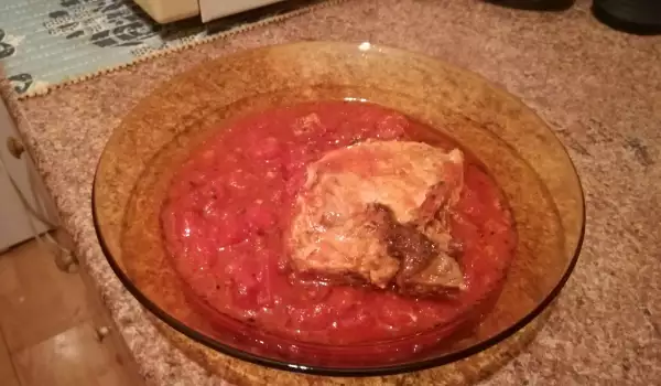 Свински котлет с доматен сос на фурна