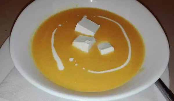 Крем супа от моркови и сирене фета