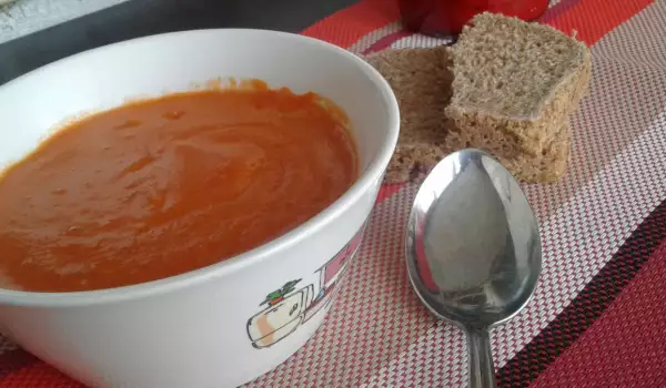 Крем супа от червена леща и печени червени чушки
