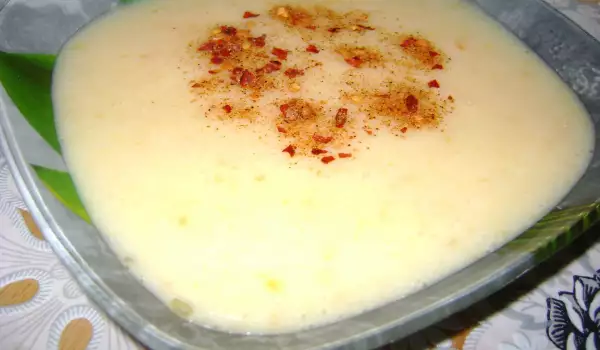 Кремсупа с картофи и прясно мляко