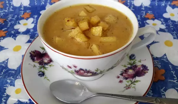 Кремсупа с тиква и картофени крутони