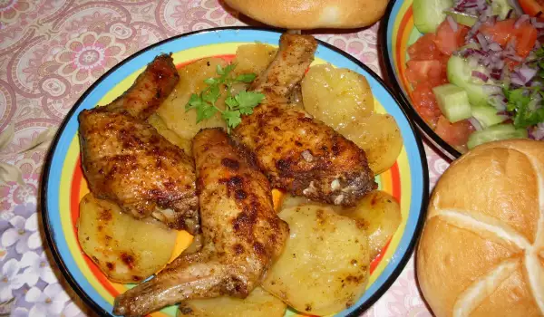 Пилешки крилца с картофи на фурна