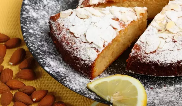 Неаполитанска торта с бадемов ликьор