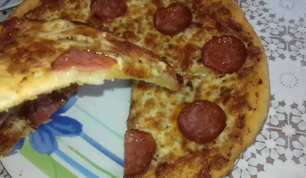 Бърза и лесна пица с колбас