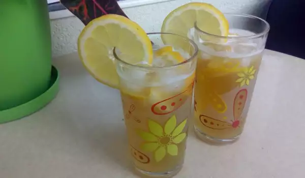 Лимонада с мед