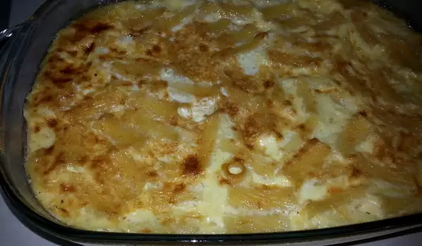 Вкусни макарони на фурна с мляко и яйца