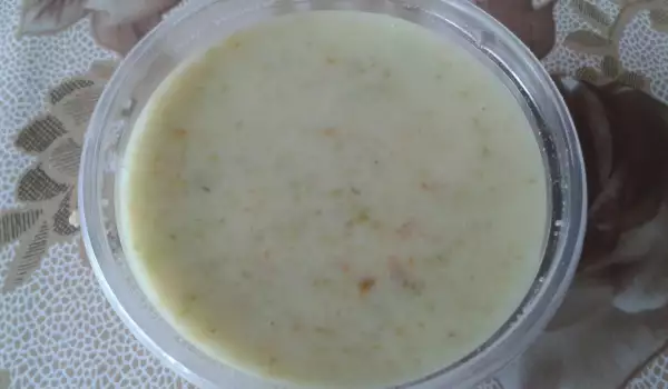 Детска млечна супа със зеленчуци