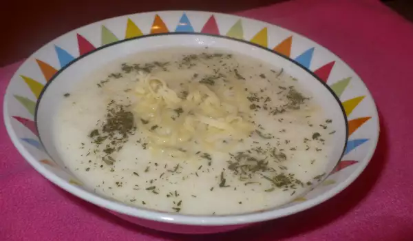 Млечна супа с кашкавал