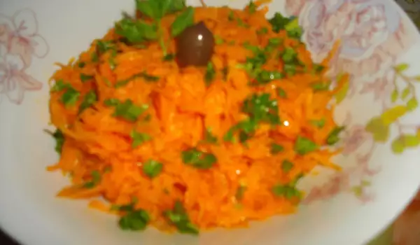 Салата от моркови с портокалов сок