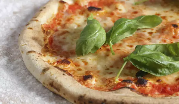 Класическа пица Неаполитана