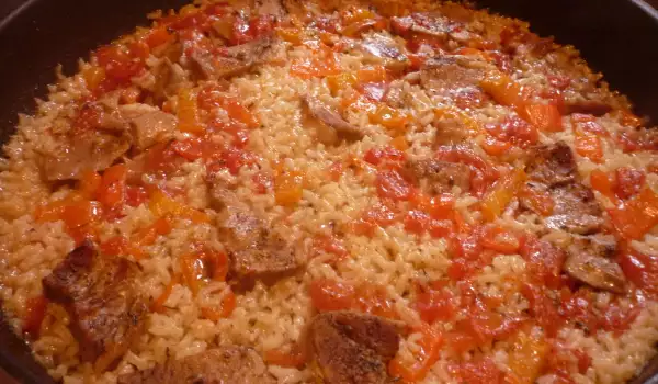 Ориз с домати и свинско на фурна