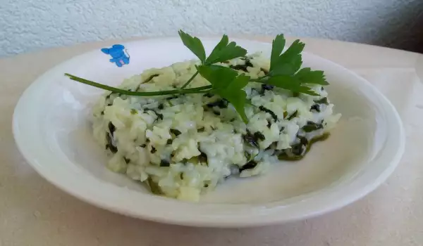 Ориз със спанак в тенджера
