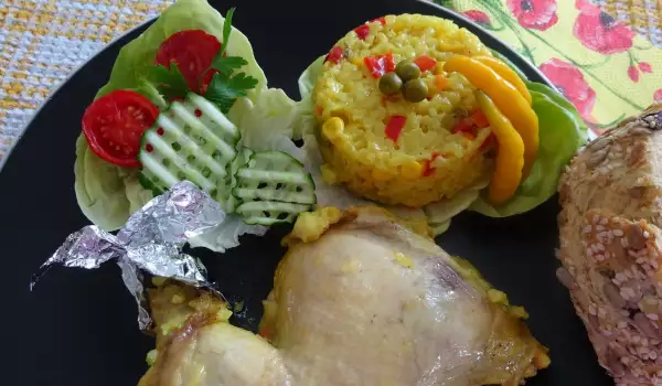 Ориз със зеленчуци, куркума и пилешко месо