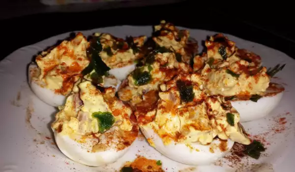 Пълнени яйца с бекон
