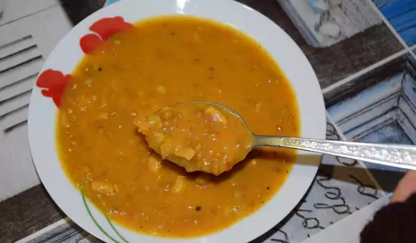Зимна персийска супа с пилешко месо