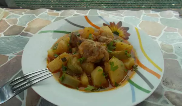 Пилешко с пресни картофи и тиквички