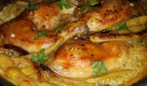 Сочни пилешки бутчета със зелен фасул и ориз