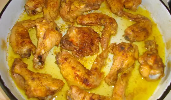 Пилешки крилца с къри