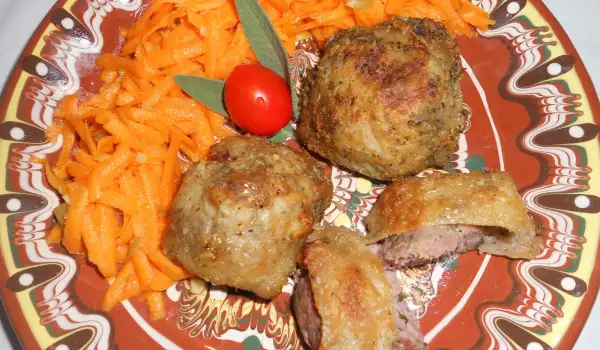 Облечени пилешки кюфтенца в кожички