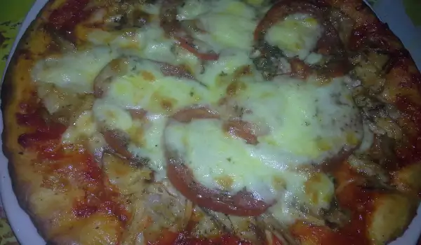 Пица с пиле, домати и кашкавал