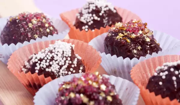 Орехово-медени шоколадови топки