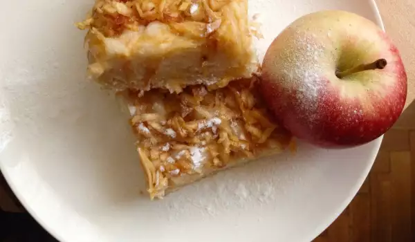 Ретро ябълков сладкиш