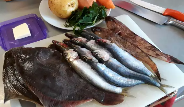 Рибена чорба със саламурика