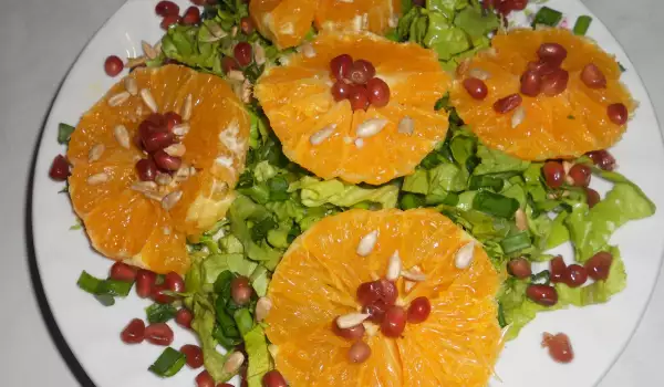 Салата от маруля с нар и портокал