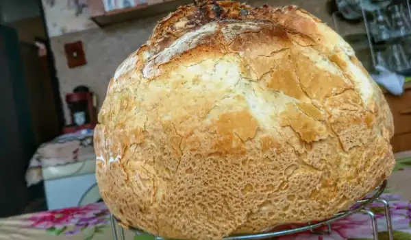 Селски хляб в гювеч