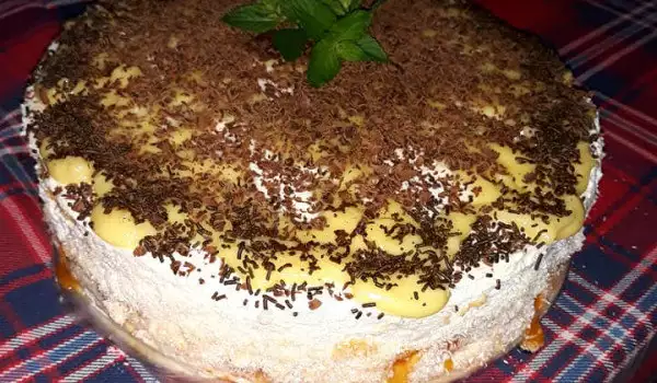 Сметанова торта с желе от кайсии и бял шоколад
