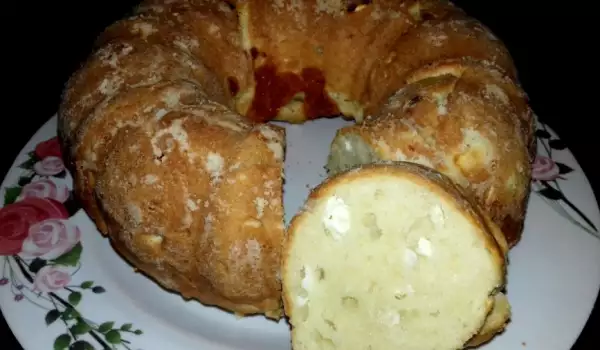 Супер кекс със сирене и кашкавал в кръгла форма