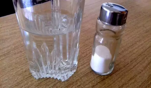 Солена вода при възпалено гърло