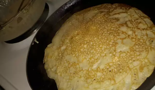 Солени палачинки с мая и сирене
