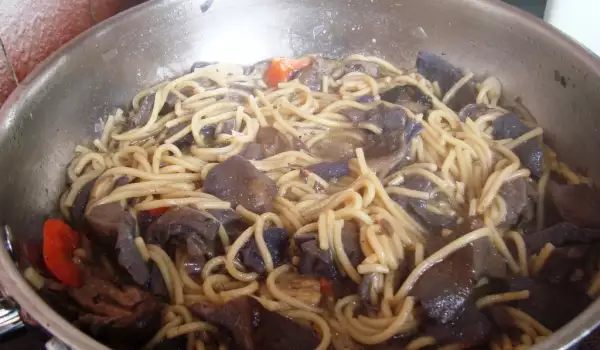 Спагети с гъби виолетки