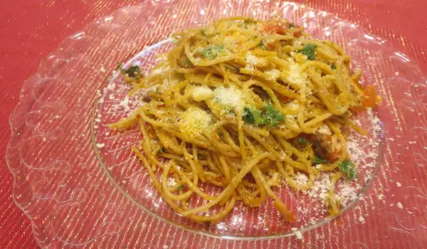 Спагети Алио олио с аншоа и чери домати