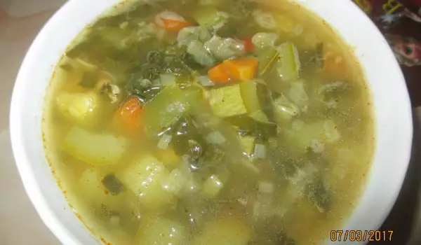 Спаначена супа със зеленчуци
