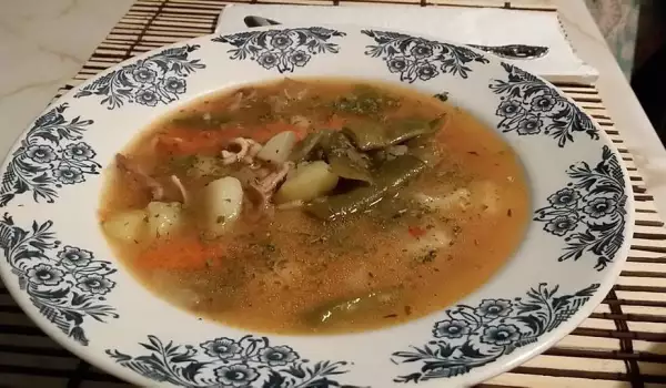 Пилешка супа със зелен фасул