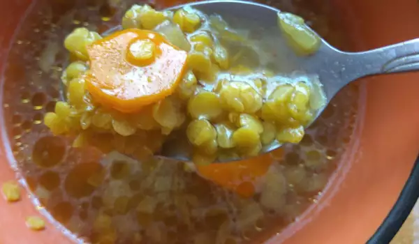 Супа от жълта леща