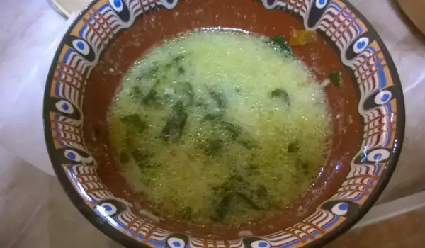 Спаначена супичка със застройка