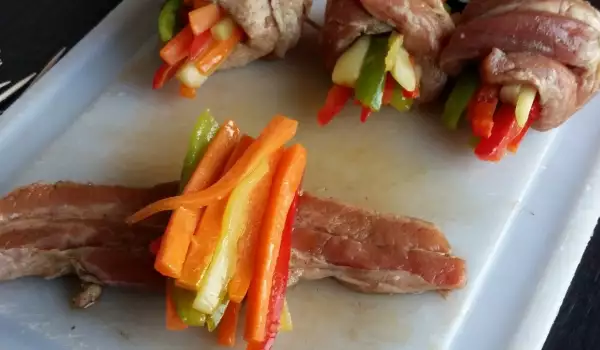 Свински флейки с балсамова глазура и зеленчуци